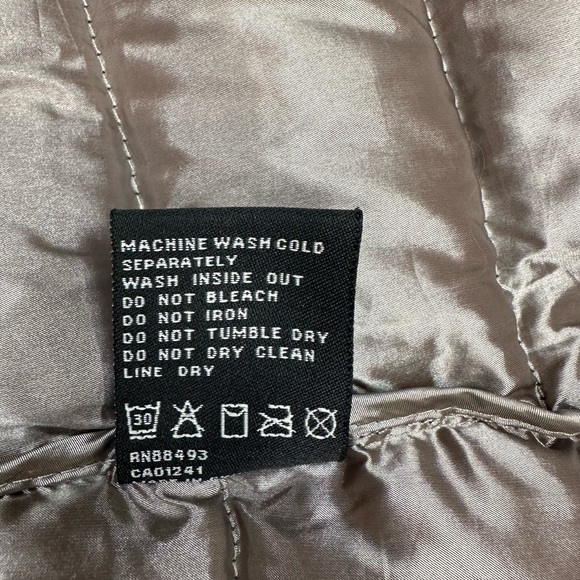 Womens Down Blend Jacket. Invisible pockets outside & 2 in. Machine Washable! - Picture 6 of 11